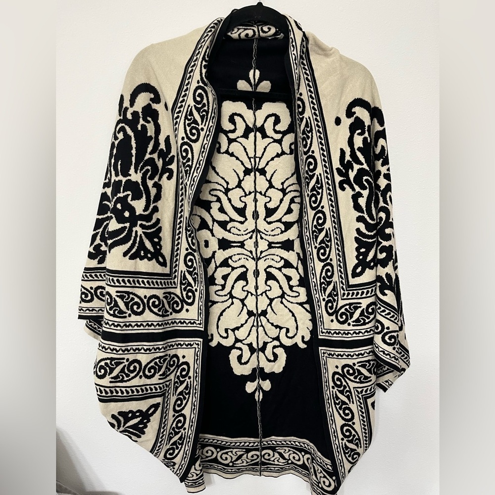 Soft Surroundings Black and Cream Sweater